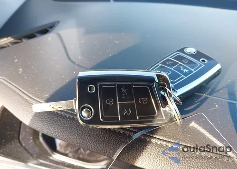 2019 Volkswagen Jetta 1.4T R-Line/1.4T S/1.4T Se z USA, uszkodzony, nr VIN 3VWC57BU7KM078506